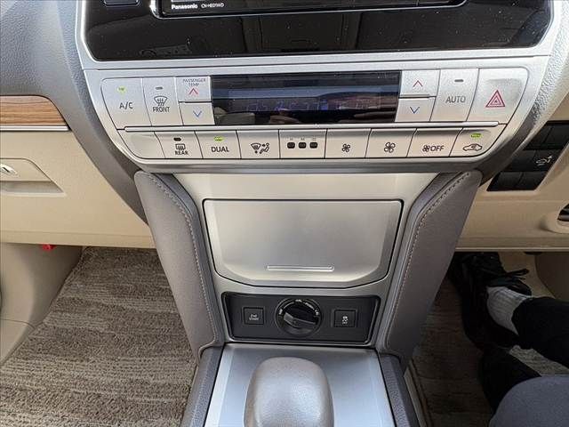 TOYOTA LANDCRUISER PRADO 2023 Image 31