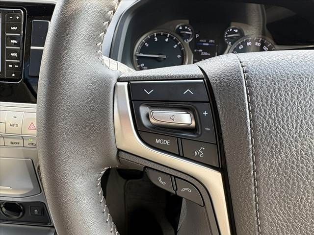 TOYOTA LANDCRUISER PRADO 2023 Image 31