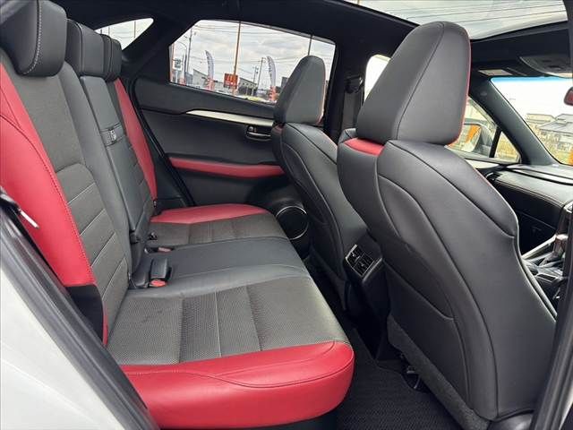 TOYOTA LEXUS NX300 AWD 2017 Image 31