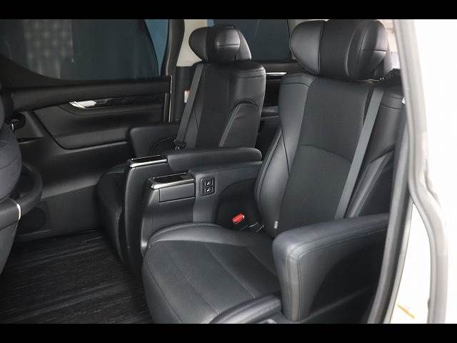 TOYOTA ALPHARD 2018 Image 31