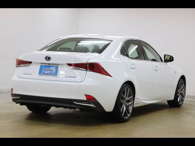 TOYOTA LEXUS IS300H 2017 Image 31