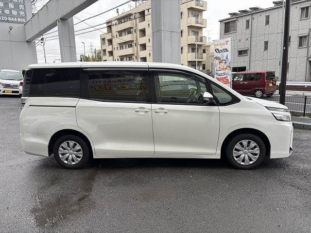 TOYOTA VOXY 2018 Image 31