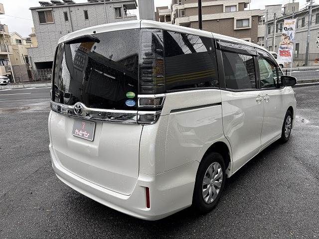 TOYOTA VOXY 2018 Image 31