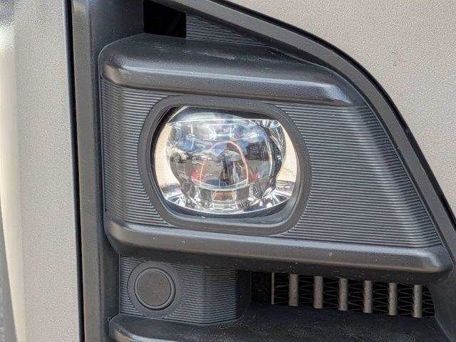 NISSAN CARAVAN VAN 4WD 2023 Image 31