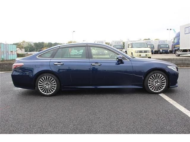 TOYOTA CROWN SEDAN HYBRID 2021 Image 31