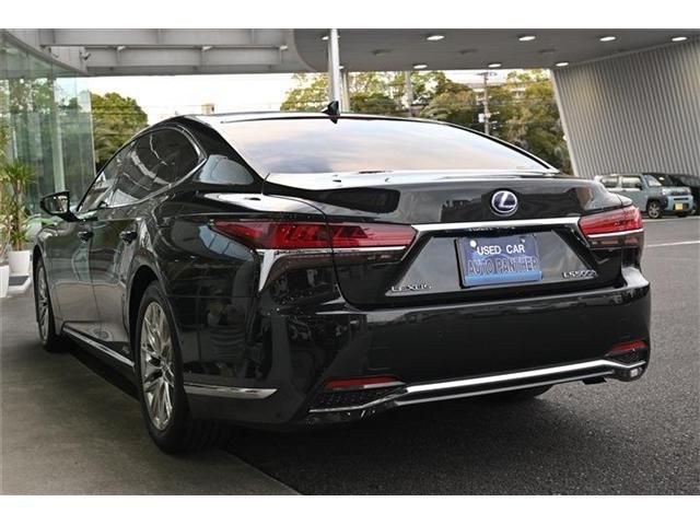 TOYOTA LEXUS LS500H 2020 Image 31