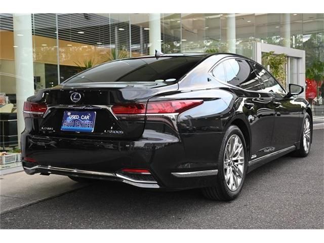 TOYOTA LEXUS LS500H 2020 Image 31
