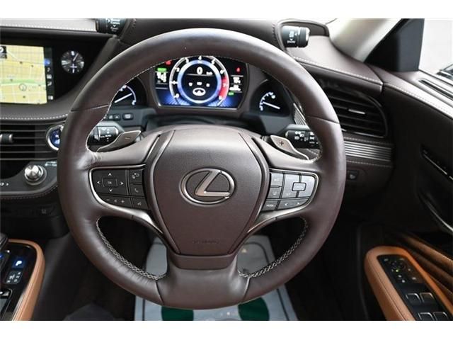 TOYOTA LEXUS LS500H 2020 Image 31