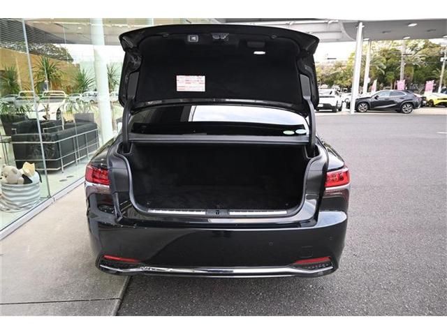 TOYOTA LEXUS LS500H 2020 Image 31