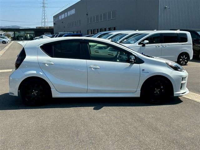 TOYOTA AQUA 2018 Image 31