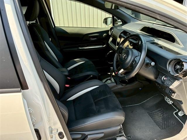 TOYOTA AQUA 2018 Image 31