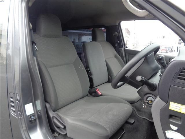 NISSAN NV350 CARAVAN 2020 Image 31