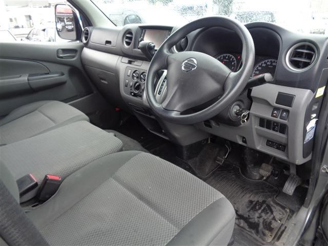 NISSAN NV350 CARAVAN 2020 Image 31