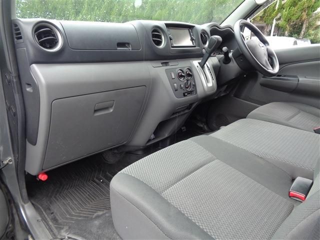 NISSAN NV350 CARAVAN 2020 Image 31