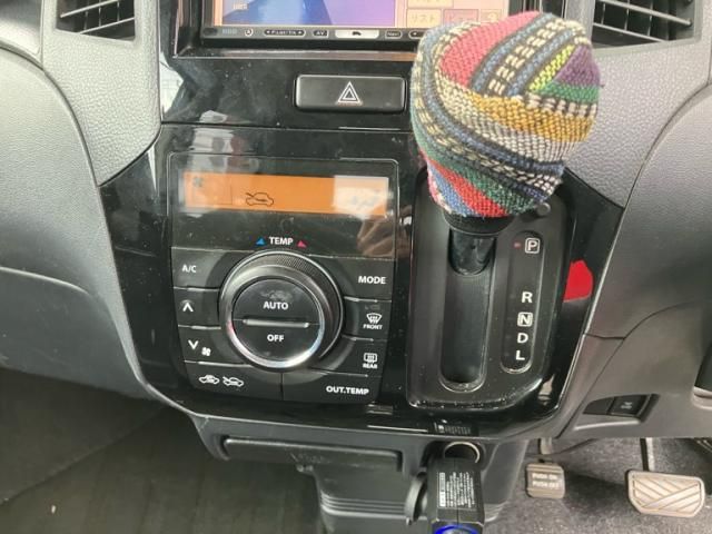 NISSAN ROOX 2011 Image 31