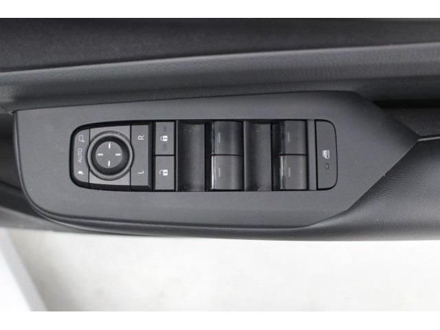 TOYOTA PRIUS 2023 Image 31