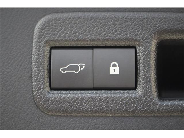 TOYOTA LEXUS NX300 2019 Image 31