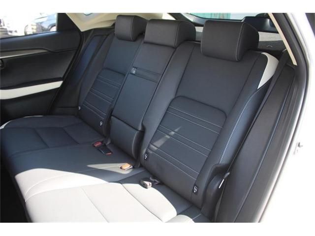 TOYOTA LEXUS NX300 2019 Image 31