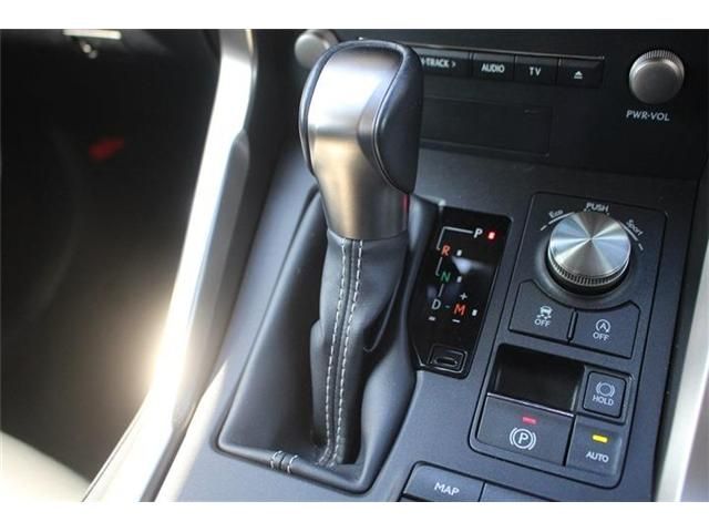 TOYOTA LEXUS NX300 2019 Image 31