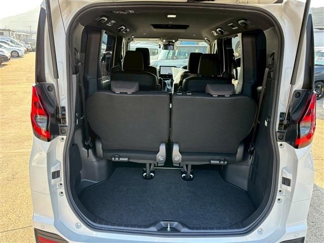 TOYOTA NOAH HYBRID 2024 Image 31