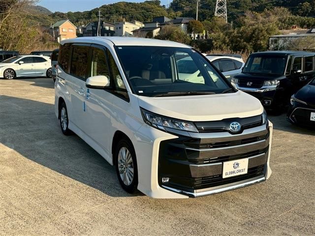 TOYOTA NOAH HYBRID 2024 Image 31