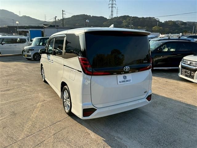 TOYOTA NOAH HYBRID 2024 Image 31