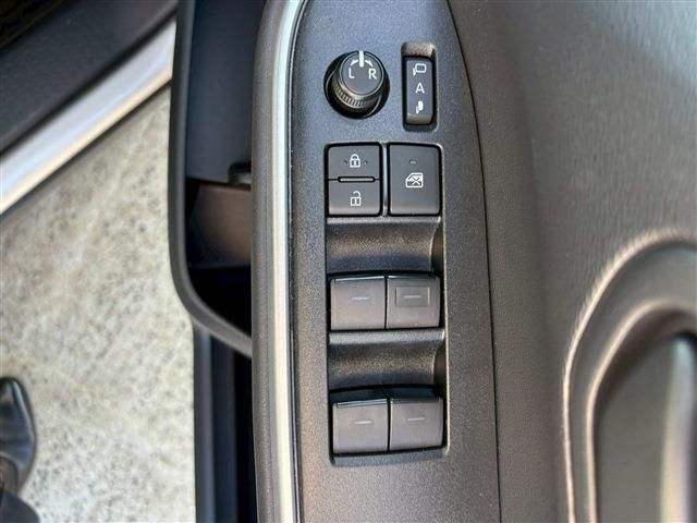 TOYOTA NOAH HYBRID 2024 Image 31