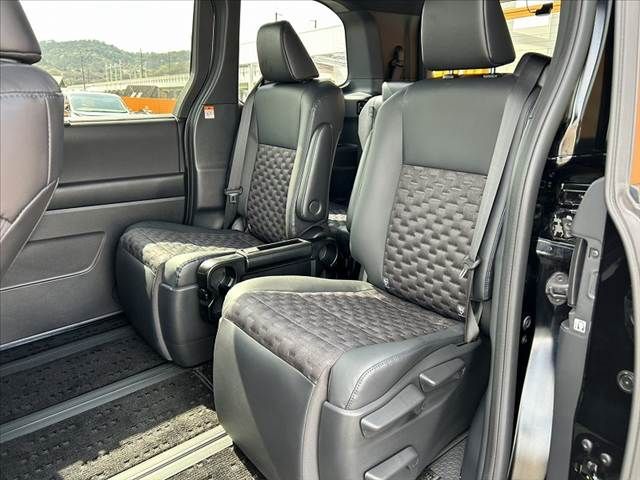 TOYOTA VOXY 2023 Image 31