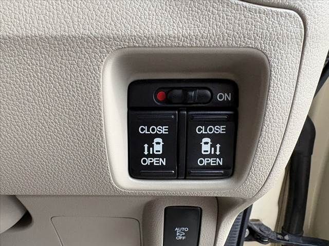 HONDA N BOX 2015 Image 31