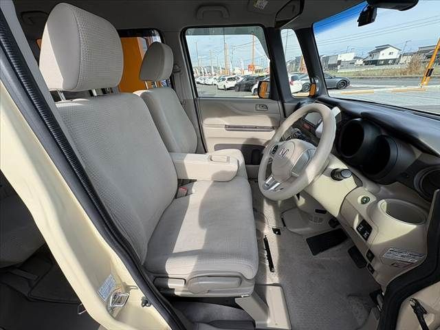 HONDA N BOX 2015 Image 31