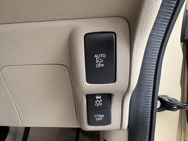 HONDA N BOX 2015 Image 31