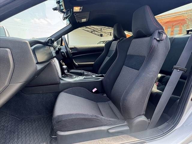 TOYOTA 86 2012 Image 31