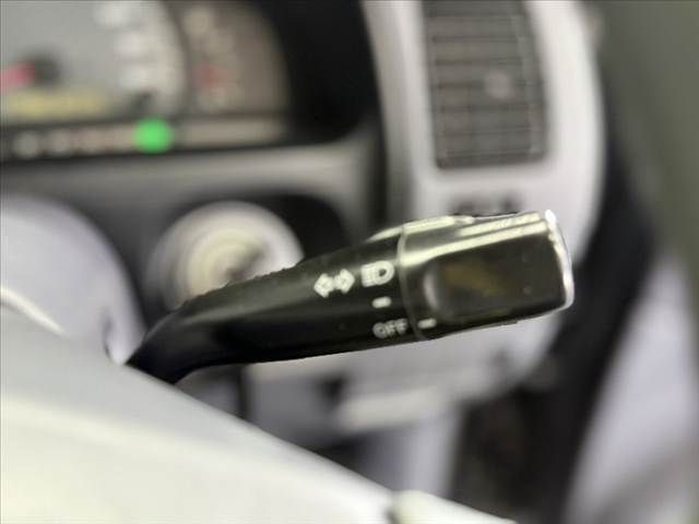 TOYOTA HILUXSURF WAGON 4WD 2000 Image 31