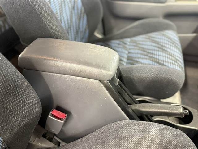 TOYOTA HILUXSURF WAGON 4WD 2000 Image 31