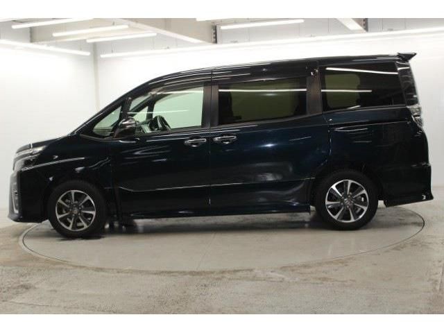 TOYOTA VOXY 2019 Image 31