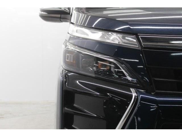 TOYOTA VOXY 2019 Image 31