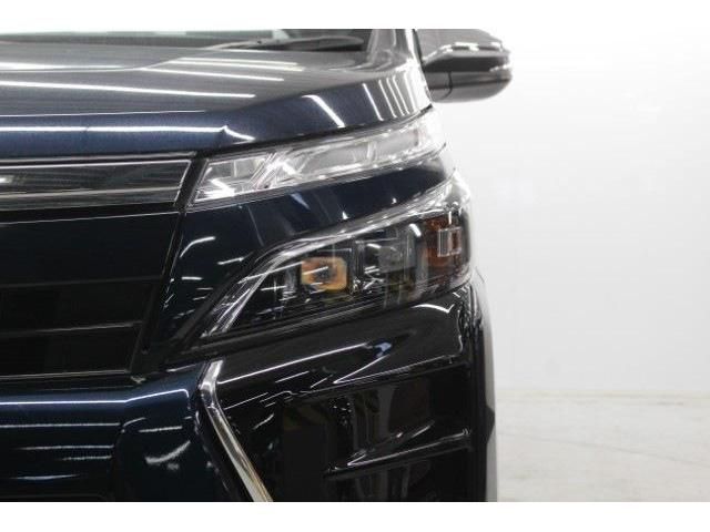 TOYOTA VOXY 2019 Image 31