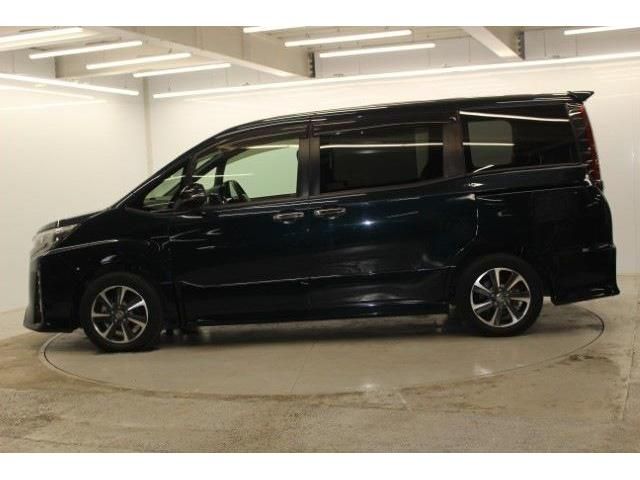 TOYOTA NOAH 2020 Image 31