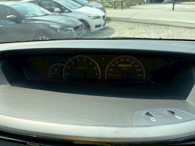 TOYOTA VOXY 2005 Image 31