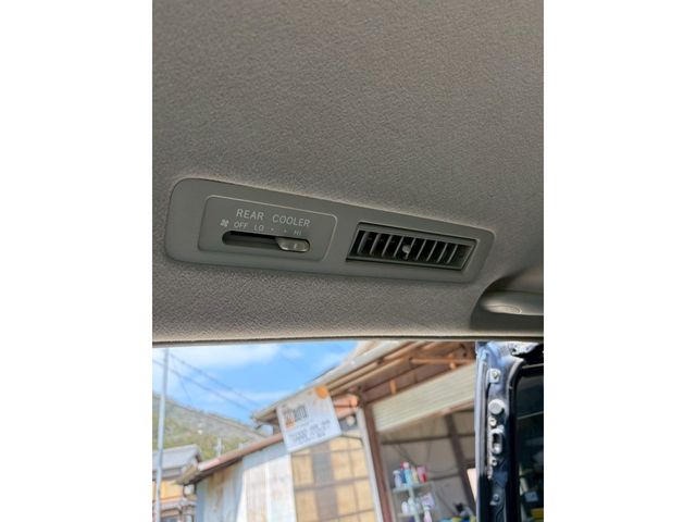 TOYOTA VOXY 2005 Image 31