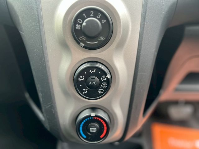 TOYOTA VITZ 2010 Image 31