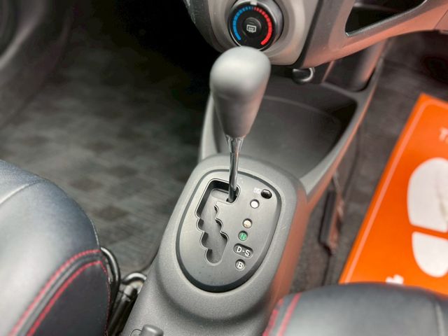 TOYOTA VITZ 2010 Image 31