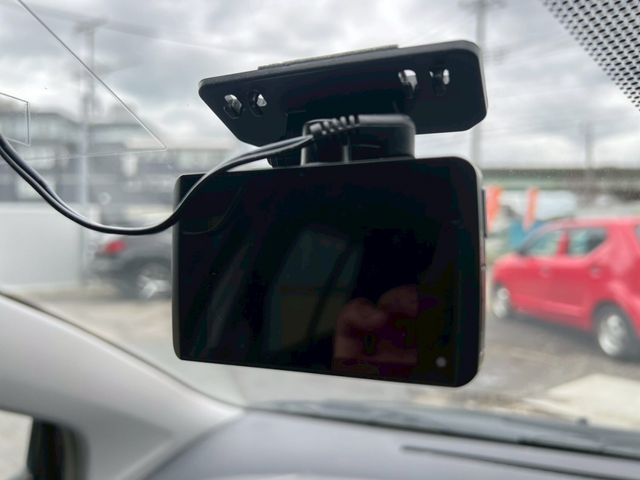 TOYOTA VITZ 2010 Image 31