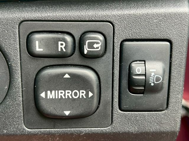 TOYOTA VITZ 2010 Image 31