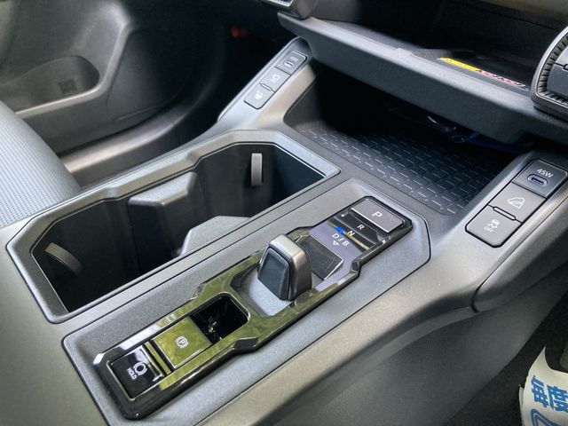 TOYOTA RAV4 HYBRID 4WD 2026 Image 31