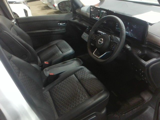 NISSAN SERENA  WG 4WD 2025 Image 31