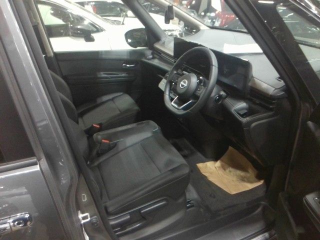 NISSAN SERENA  WG 4WD 2025 Image 31