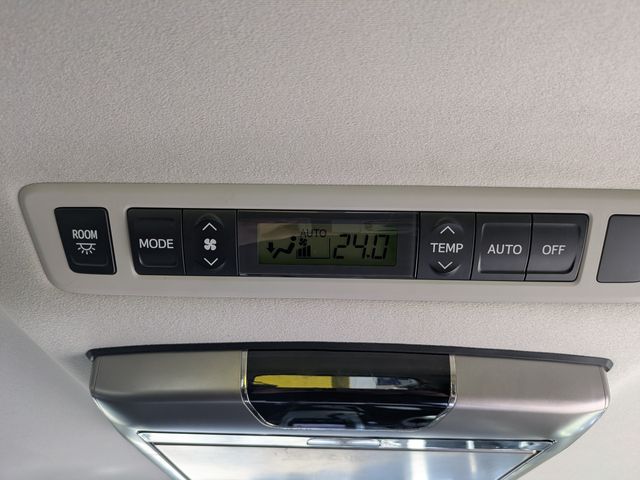 TOYOTA ALPHARD 2013 Image 31