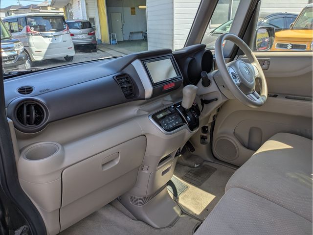 HONDA N BOX 2013 Image 31