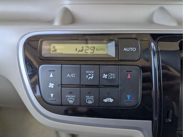 HONDA N BOX 2013 Image 31